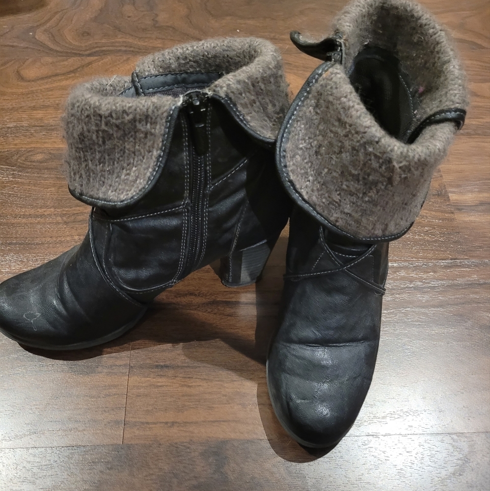 Mustang ankle boots.  Preloved